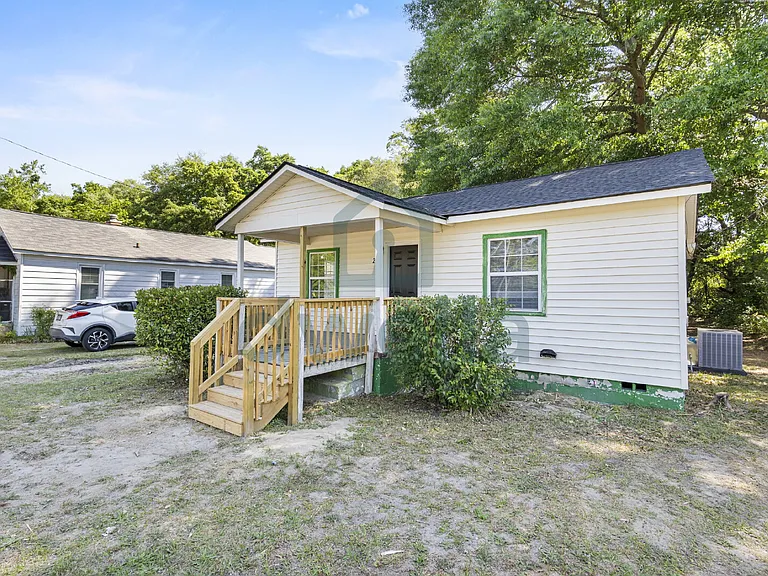 237 Woodlawn Ave — Photo 18