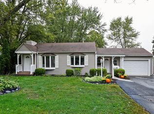 22 Pamela Rd, Lake Zurich, IL 60047