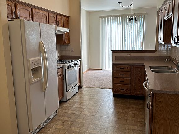 2nd image of 122 Polaris Dr #122