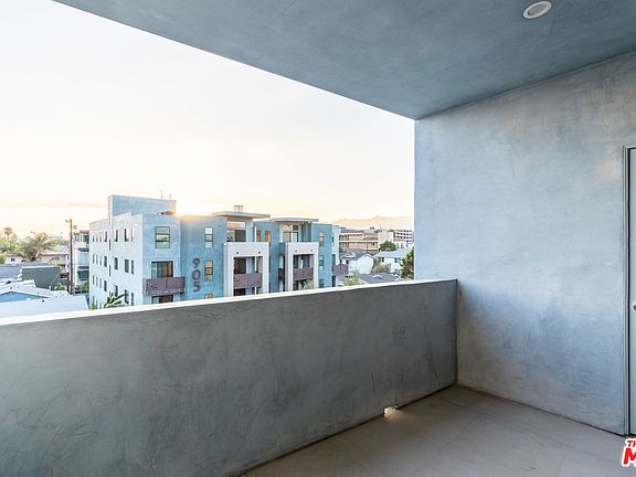 5th image of 900 Wilcox Ave Penthouse 4