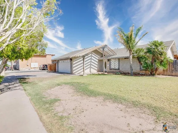 475 Aurora Dr, El Centro, CA 92243