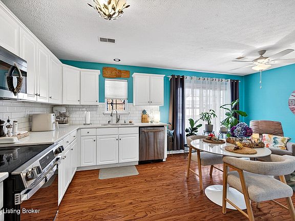 4th image of 10621 Wemberley Hill Blvd