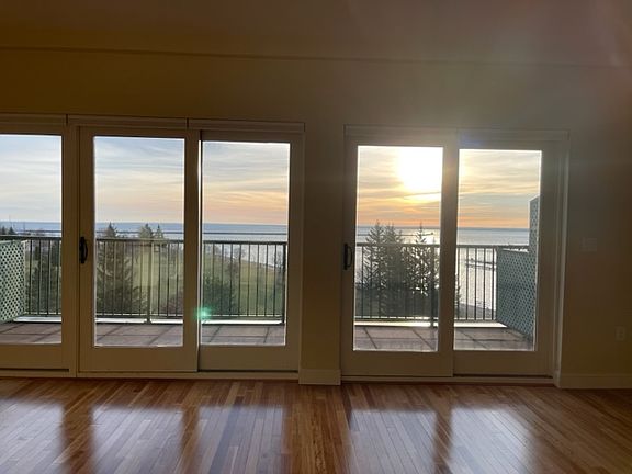 5th image of 107 N Lakeshore Blvd APT 4C