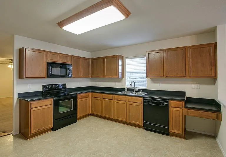 4541 Martingale View Ln — Photo 15