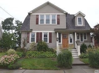 24 1st Ave, East Rockaway, NY 11518