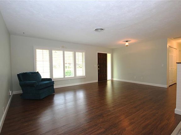 5th image of 1685 Leisure Dr