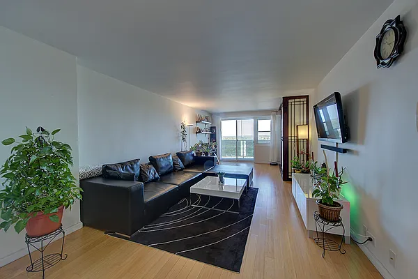 Sold by Benjamin Realty Since 1980 | media 27