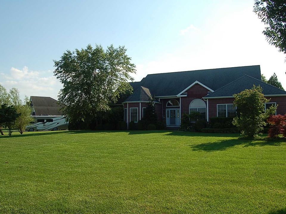 1st image of 35 Josie Ct