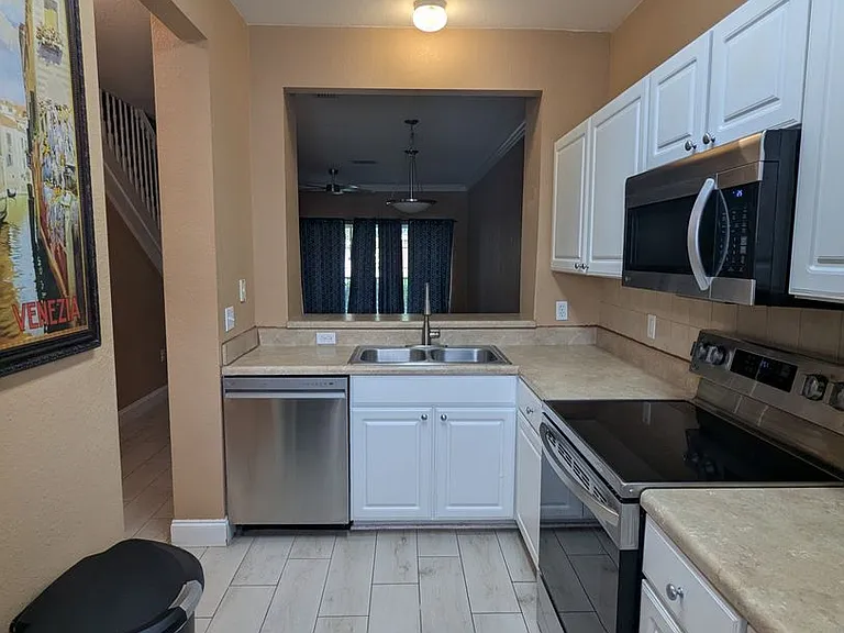 4872 NW 42nd Rd #103 — Photo 5