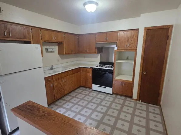 6600n77M, 6600 N 77th St APT 6, Milwaukee, WI 53223