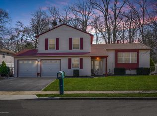 4 Colonial Ct, Howell, NJ 07731