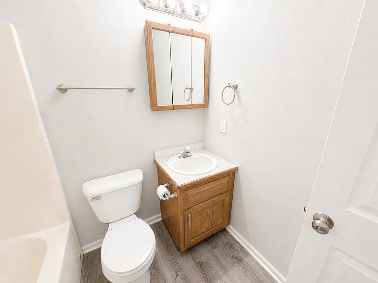 1318 Valley Creek Ln — Photo 16