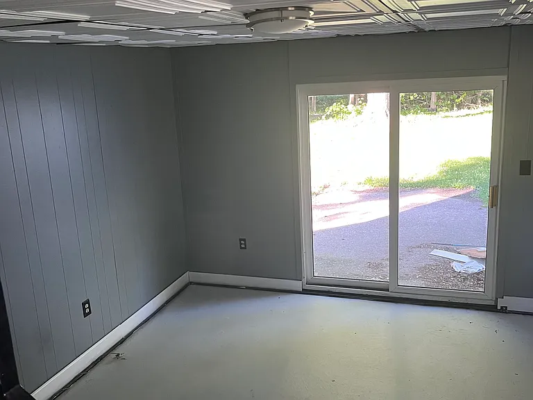 803 Park Dr — Photo 16