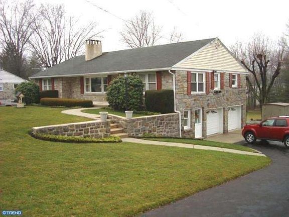 2nd image of 1445 Laurelwood Rd