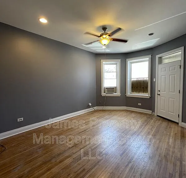 2524 W Cortez St #1R — Photo 2