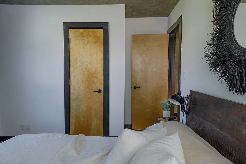 2 bed, 678 sqft, $1,999 — Photo 2