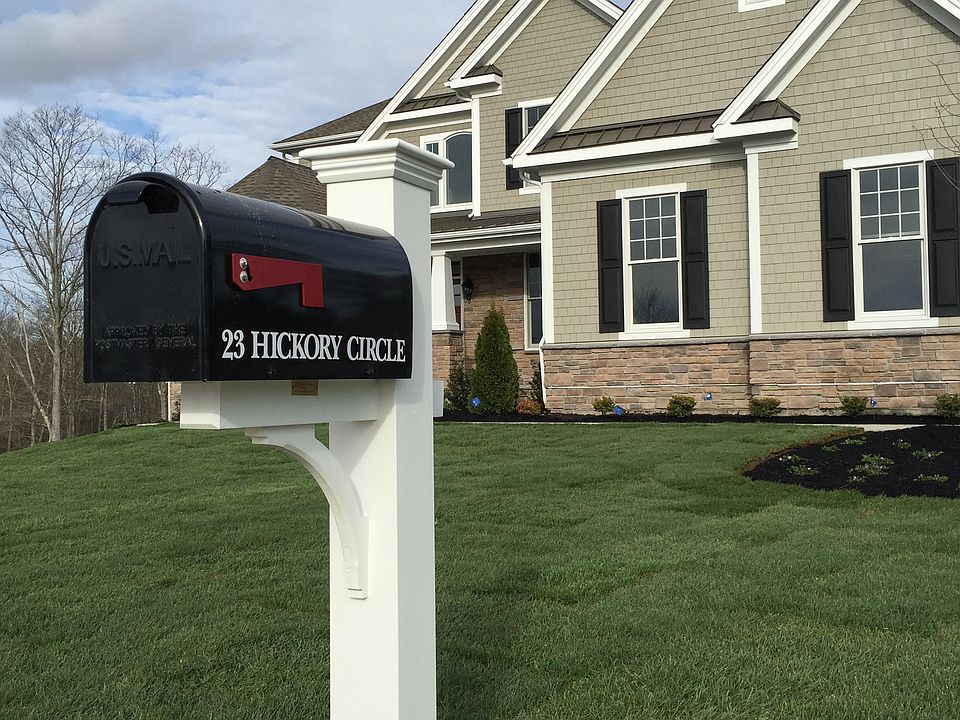 2nd image of 23 Hickory Cir