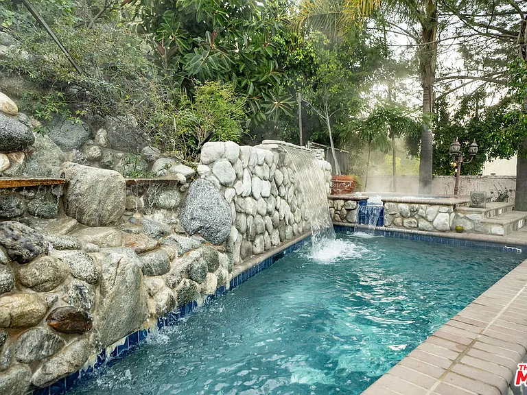 2461 Jupiter Dr — Photo 8