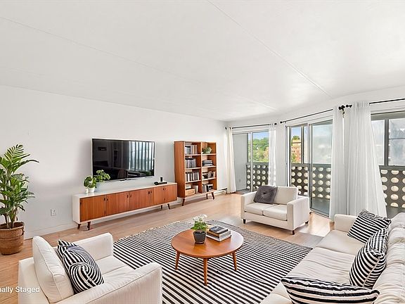 2nd image of 53 Melrose St APT 6F