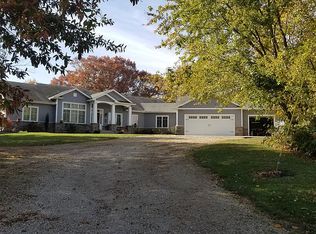 6230 Saint Hilaire Rd, Rochester, IL 62563