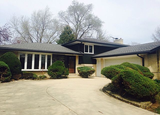 1st image of 18W260 Claremont Dr