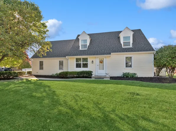 1910 Sapphire Ln, Aurora, IL 60506