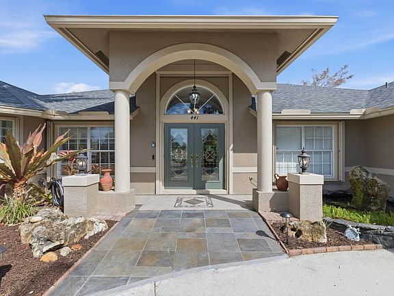 3rd image of 441 SE Pine Road