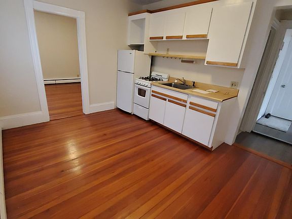 2nd image of 22 Buckley St APT 2