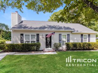 9105 Saint Michaels Ln, Charlotte, NC 28227