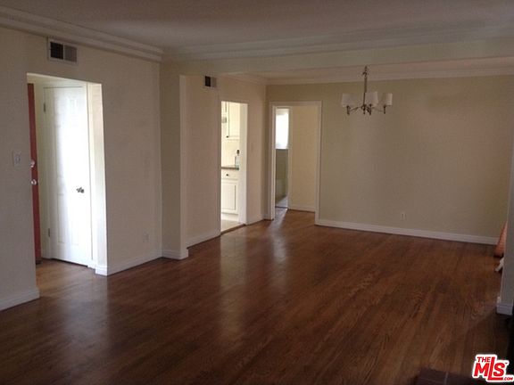 2nd image of 2040 W 80th St