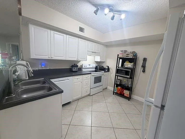 9610 NW 2nd St #8206 — Photo 6