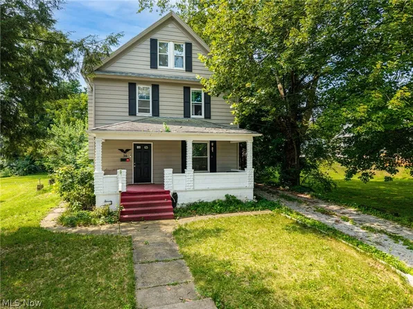36 W Hiram St, Barberton, OH 44203