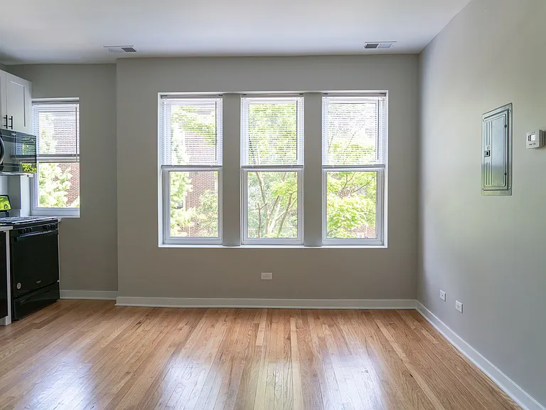 3051 W Leland Ave — Photo 25