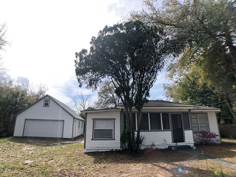 1st image of 2709 E 10th Ave