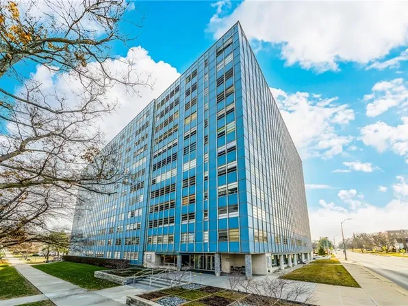 333 W Meyer Blvd APT 213, Kansas City, MO 64113