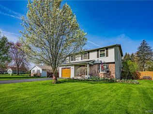 5706 Jennifer Dr W, Lockport, NY 14094