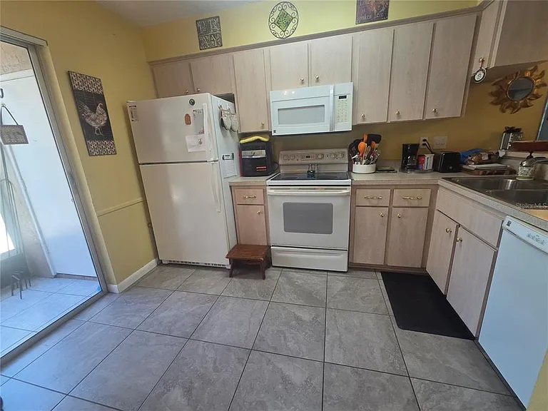 6433 Tina Dr #11 — Photo 8