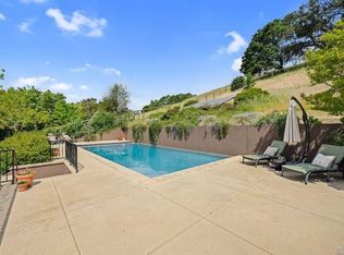 75 Samrose Dr, Novato, CA 94945