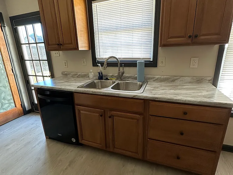 1429 Cedar Park Dr — Photo 10