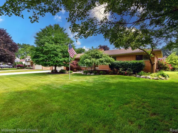 42320 Malbeck Dr, Sterling Heights, MI 48314