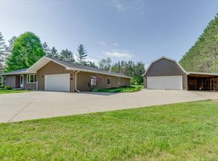 W10704 Kottke Rd, Crivitz, WI 54114