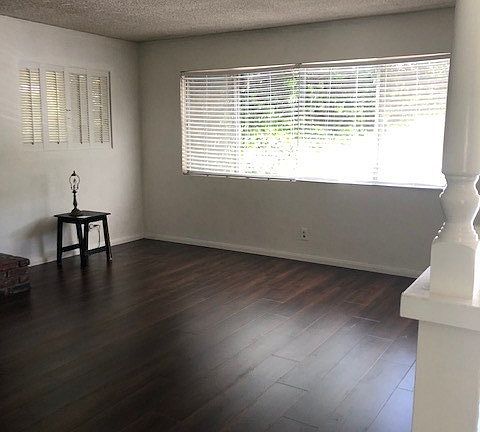 5th image of 6563 Oak Ave