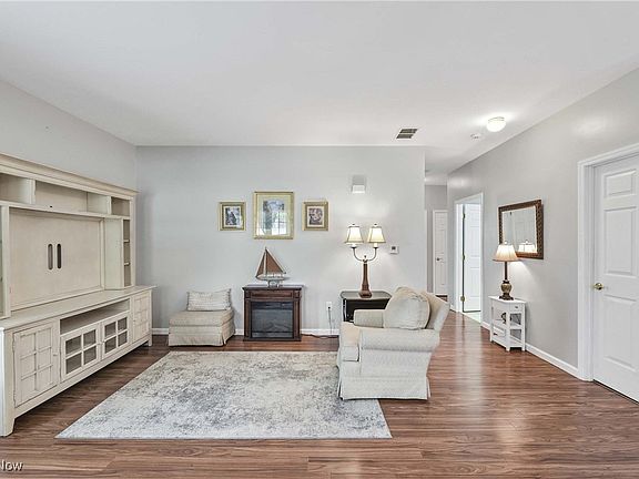4th image of 12814 Doula Ln