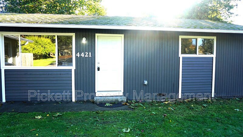 1st image of 4421 Fitz Dr