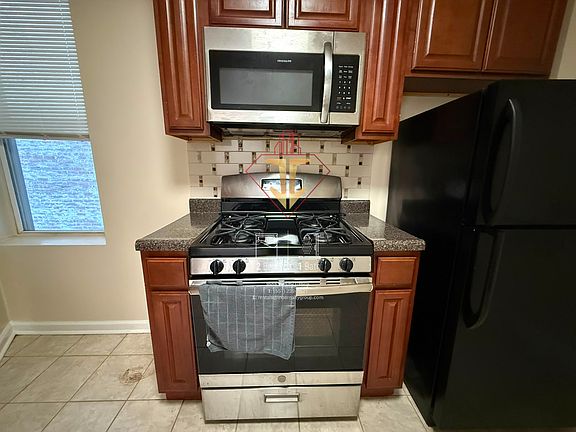 2nd image of 146-150 Manhattan Ave #3
