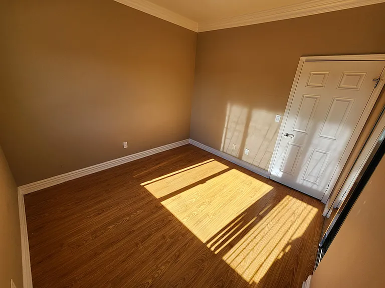 13620 Valerio St #10 — Photo 26