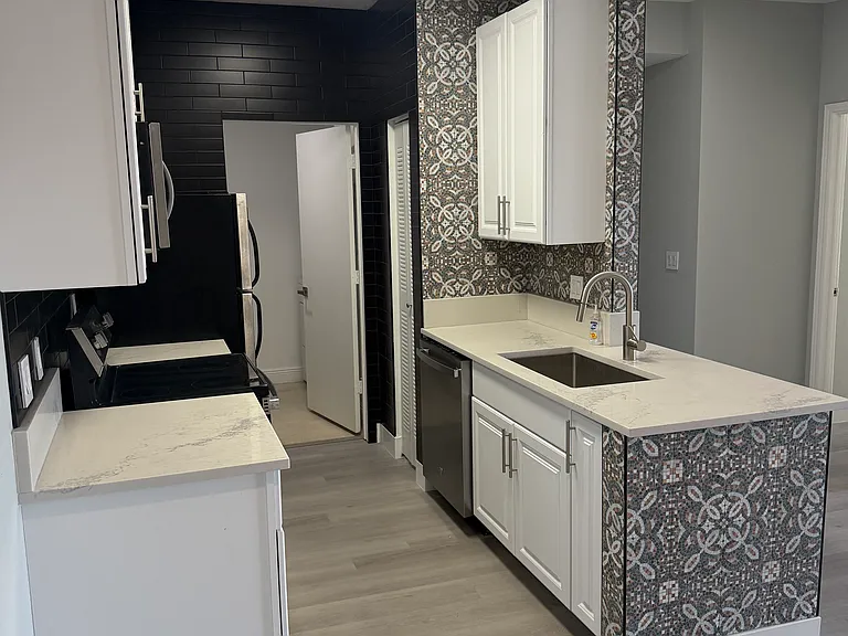 2516 Grassy Point Dr #312 — Photo 1