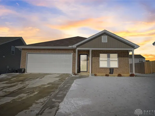 1884 Erika Dr, Springfield, OH 45503