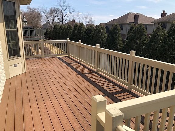 4th image of 925 Woodglen Ln