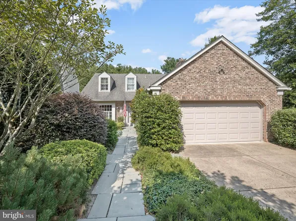 4420 Chalfont Pl, Bethesda, MD 20816